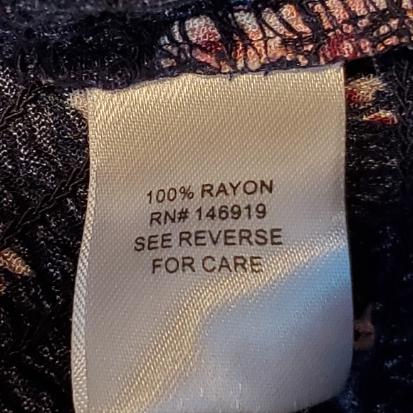 Freshman floral top - Picture 13 of 15